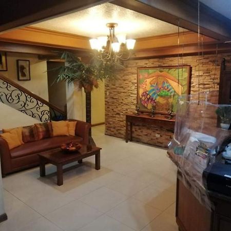 Reddoorz At Casa Marabella Villamonte Bacolod City מראה חיצוני תמונה