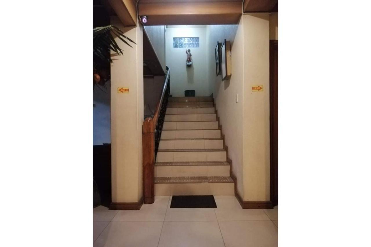 Reddoorz At Casa Marabella Villamonte Bacolod City מראה חיצוני תמונה